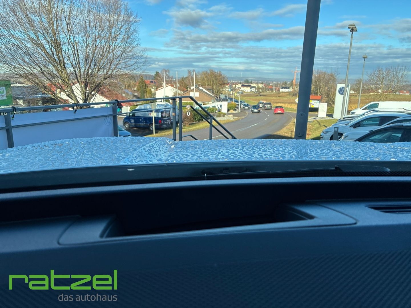 Fahrzeugabbildung Volkswagen T-Roc R-LINE 1.5 eTSI 8-fach+5J.Garantie+AHK+Nav