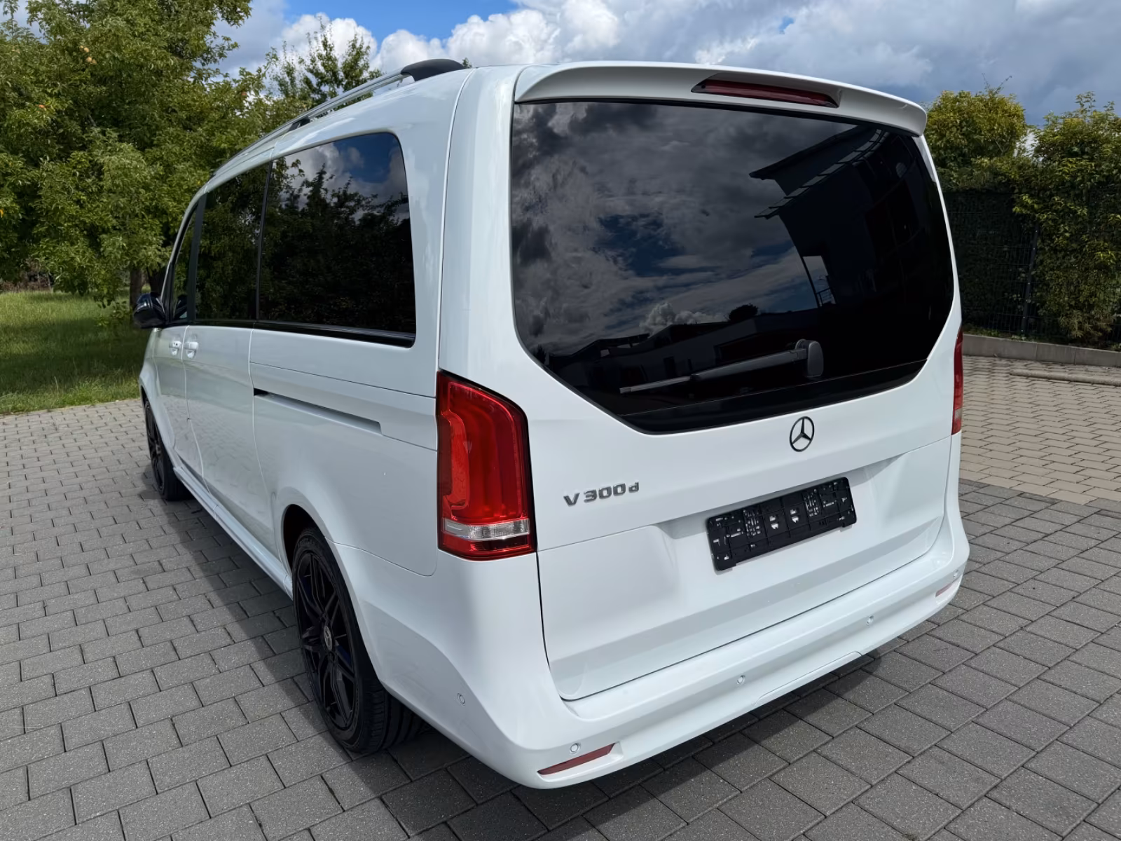 Mercedes-Benz V 300 AMG PANO*NAVI*LEDER*7SITZE*KAM*EL-TÜRE*AHK — 6