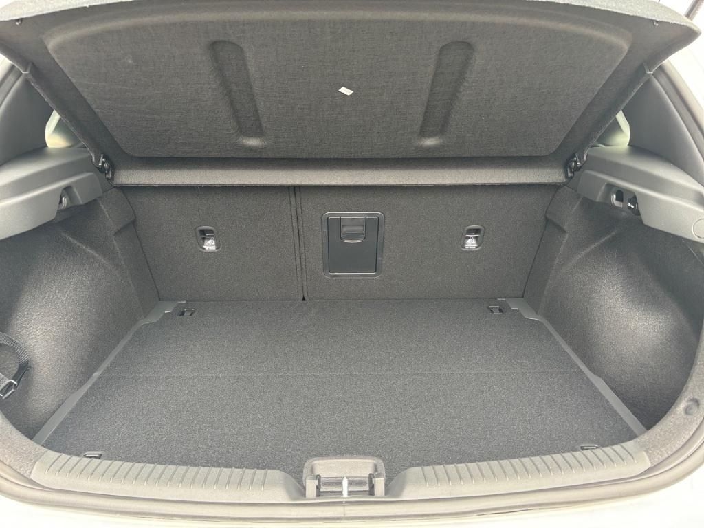 Fahrzeugabbildung Hyundai i30 5-Türer 1.0 T-GDI 6-MT Advantage FLA Navi