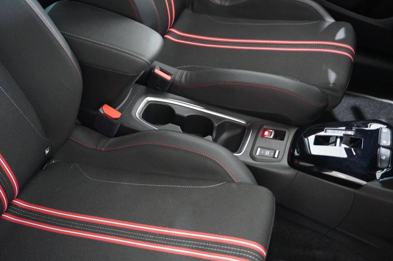 Fahrzeugabbildung Opel Corsa F 1.2T GS SPORT NAVI/LED/KAMERA/SPORT/DAB+
