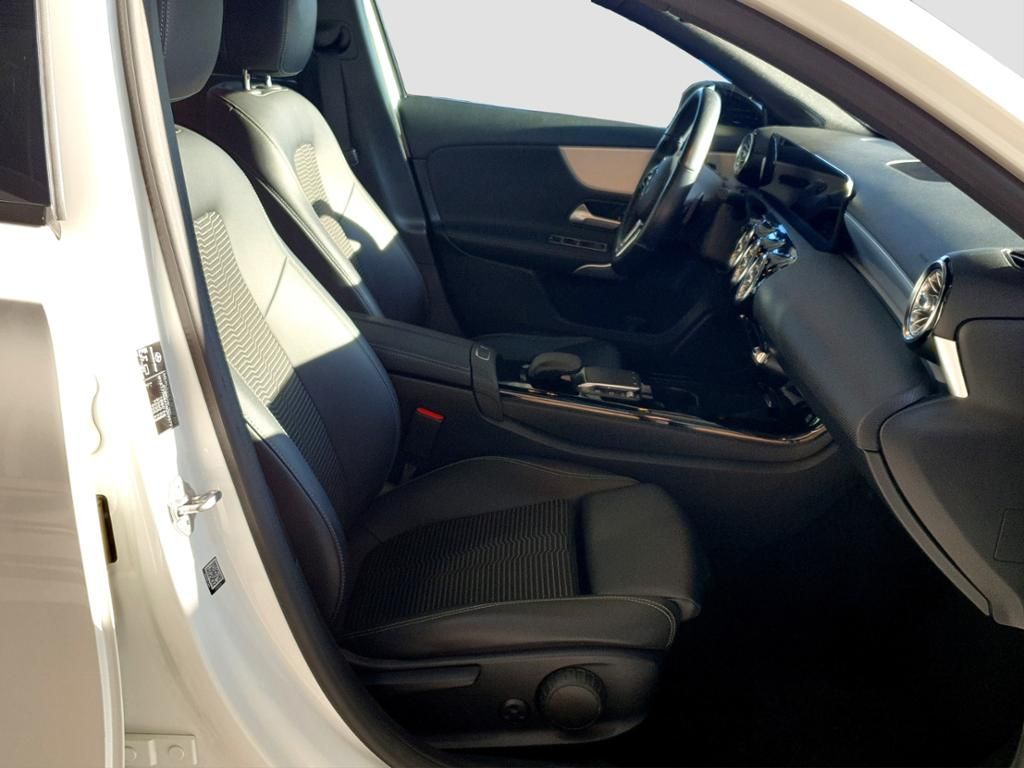 Fahrzeugabbildung Mercedes-Benz A 180 Progressive (EURO 6d) Night Paket*LED*PDC