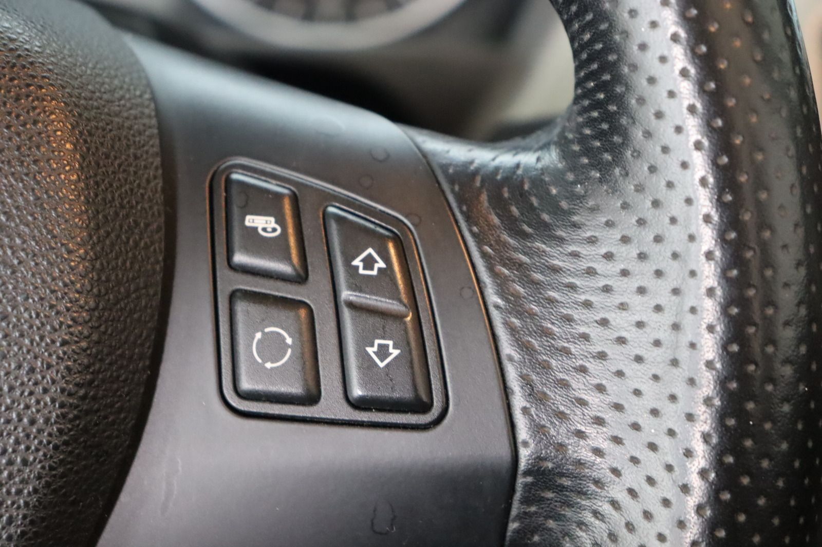 Fahrzeugabbildung BMW 320 i Cabrio Edition M-Paket * Xenon