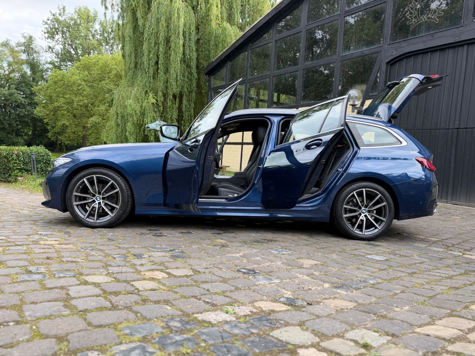 BMW 320 xDrive H&K AHK M-Fahrw. H-UP el. Sports. ACC foto 2
