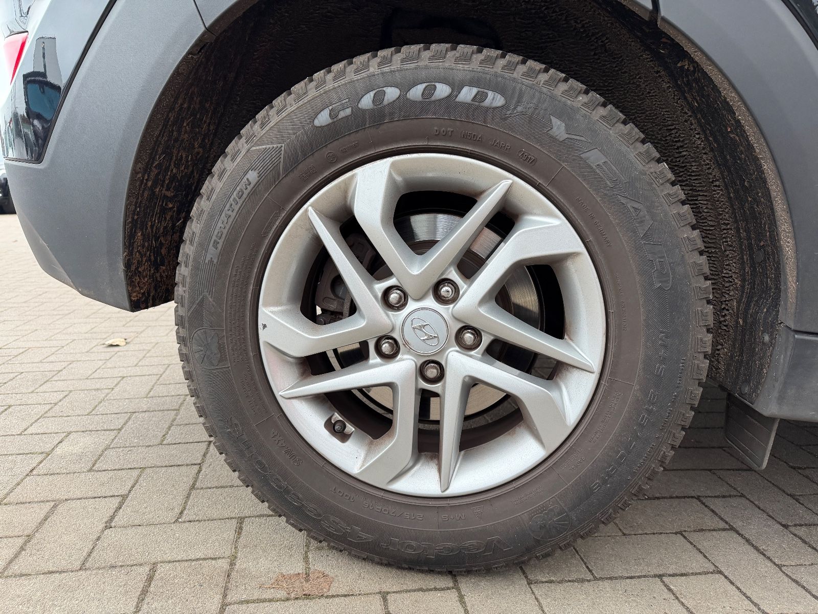 Fahrzeugabbildung Hyundai Tucson 1.6 GDI*KAMERA*NAVI*PDC*SITZHEIZ*PDC*ALU