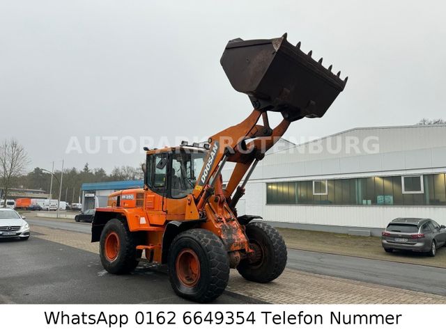 Doosan DL 250 Klima Wiellader