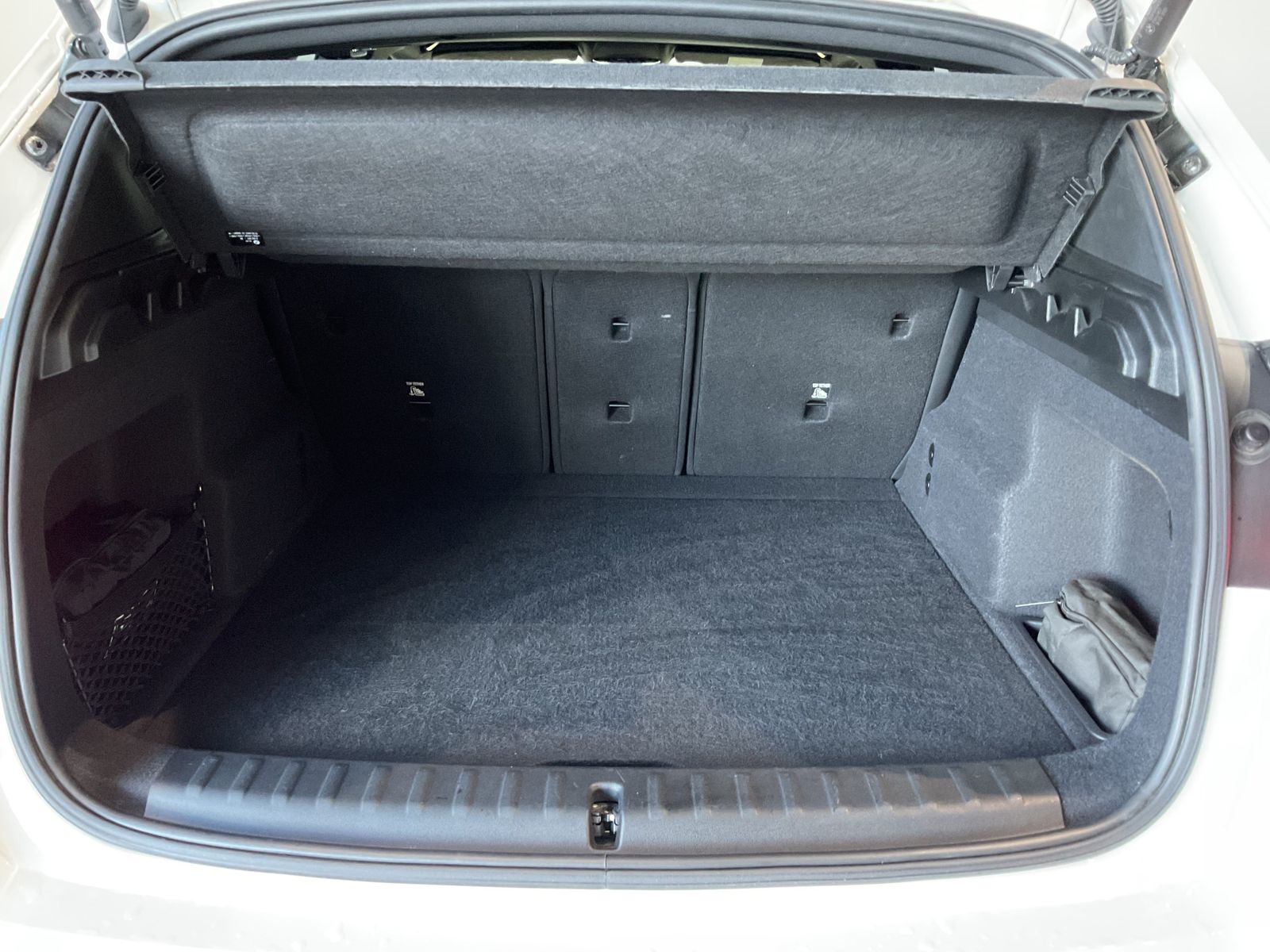 Fahrzeugabbildung BMW X1 sDrive18d SAV M Sportpaket DAB LED AHK Shz