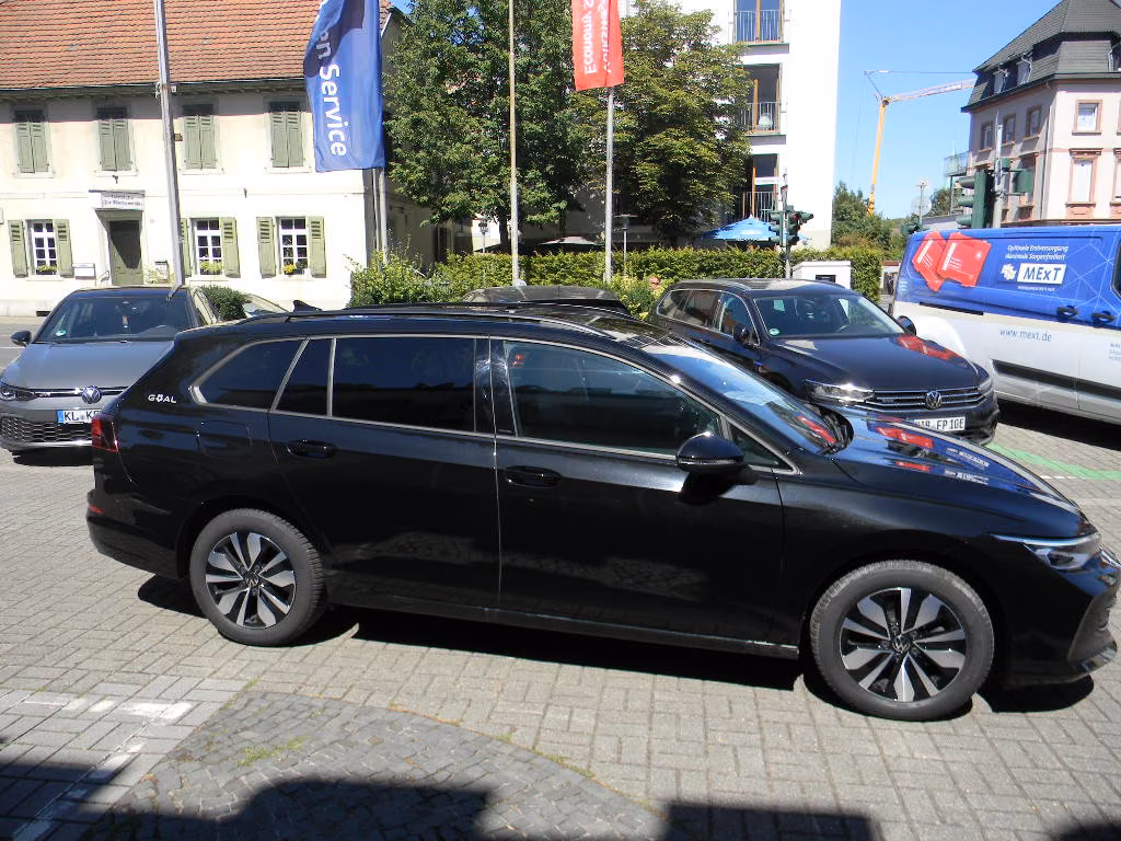 Volkswagen Golf VIII Variant 1.5 TSI 110 kW Goal 6 GANG AHK, миниатюра 4