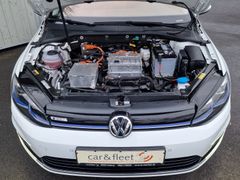 Fahrzeugabbildung Volkswagen e-Golf VII Lim. Navi LED SiHz PDC ACC Wärmepumpe