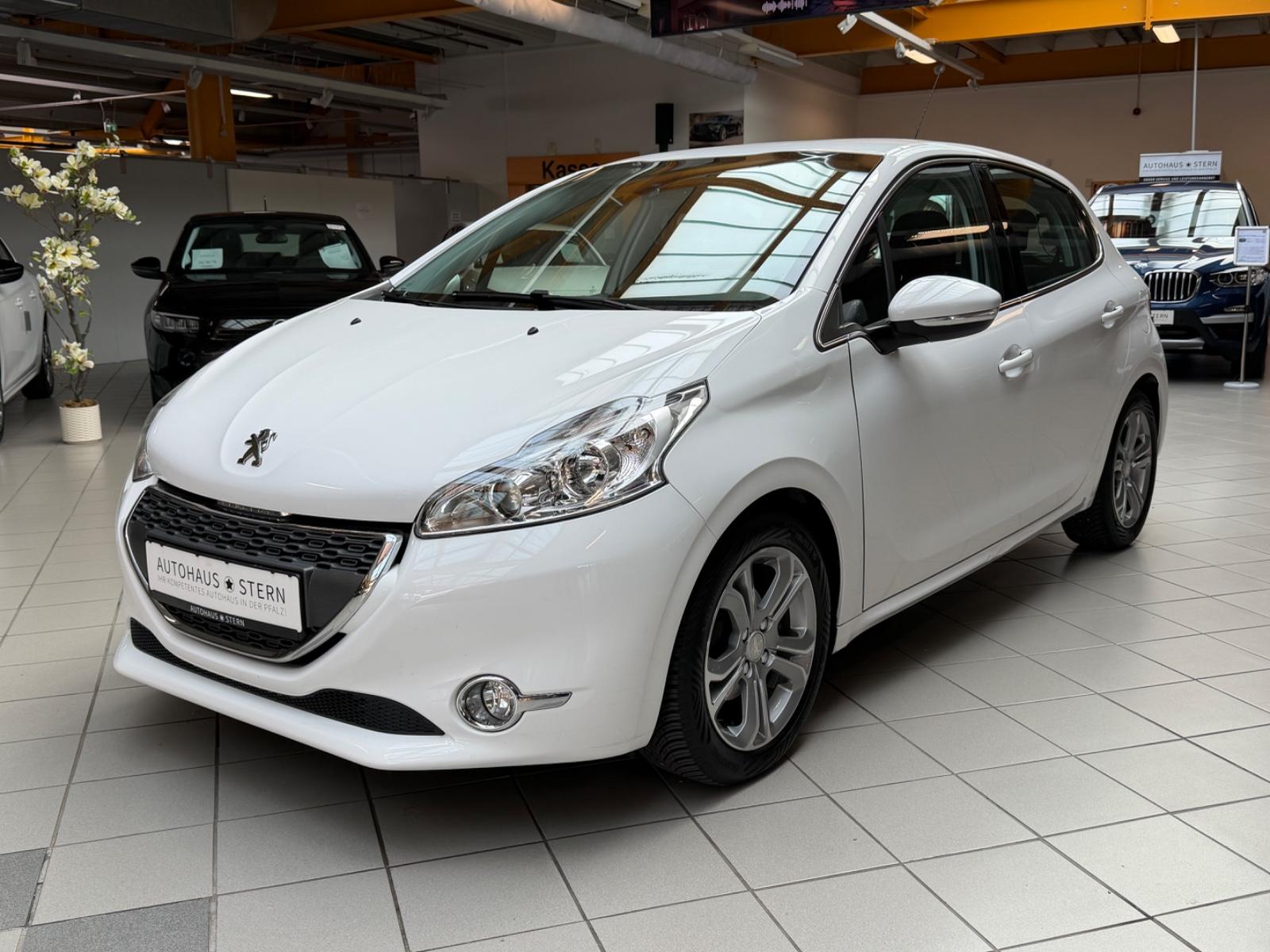 Peugeot 208 Allure|SHZ|PDC|BT|USB|Klimaanlage|Tempomat