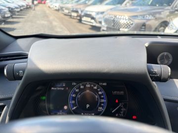 Lexus UX - 12