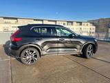 Volvo XC40 D4 AWD R Design Geartronic R Design - Volvo XC40 Gebrauchtwagen in Hamburg