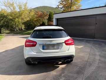 صورة 6 لـ 2014 Mercedes-BENZ GLA