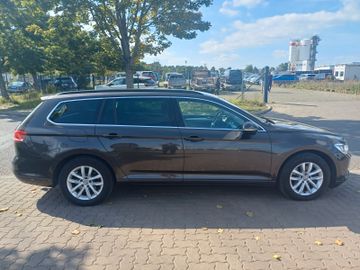 Volkswagen Passat Variant - 1