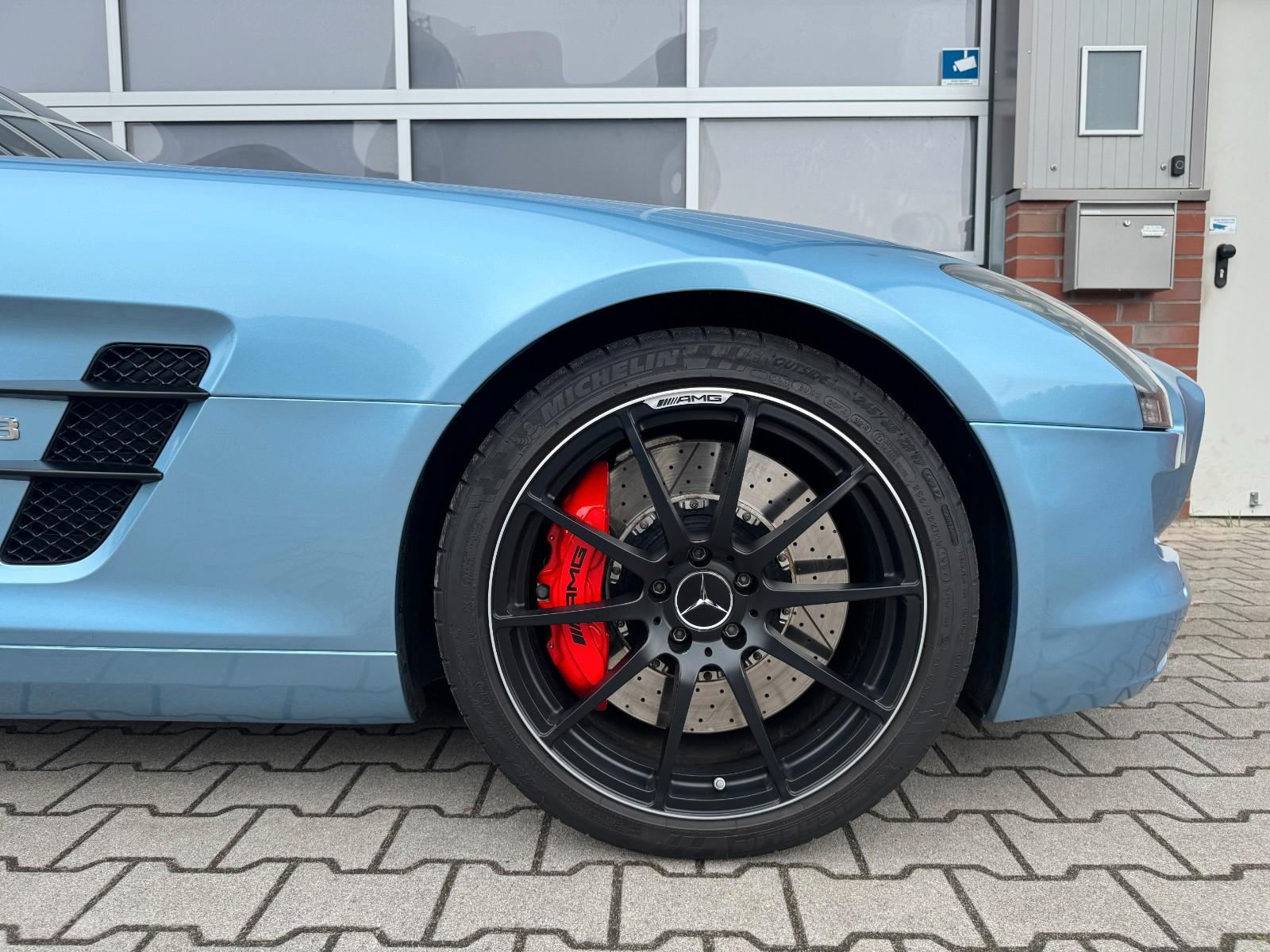 Mercedes-Benz SLS AMG Coupe / B&O Sound / mega Farbkombi