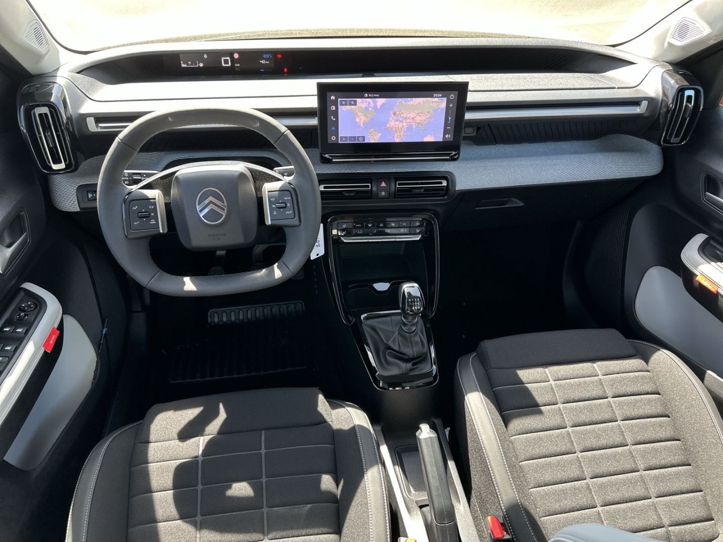 Fahrzeugabbildung Citroën C3 MAX 1.2 PT Turbo 100 S&S Navi CarPlay SHZ