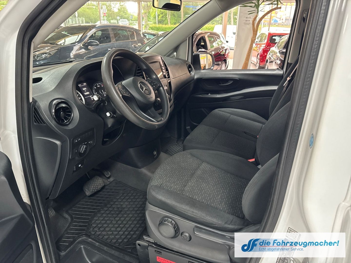 Fahrzeugabbildung Mercedes-Benz Vito Mixto 116CDI 4x4 extralang SORTIMO AHK Navi