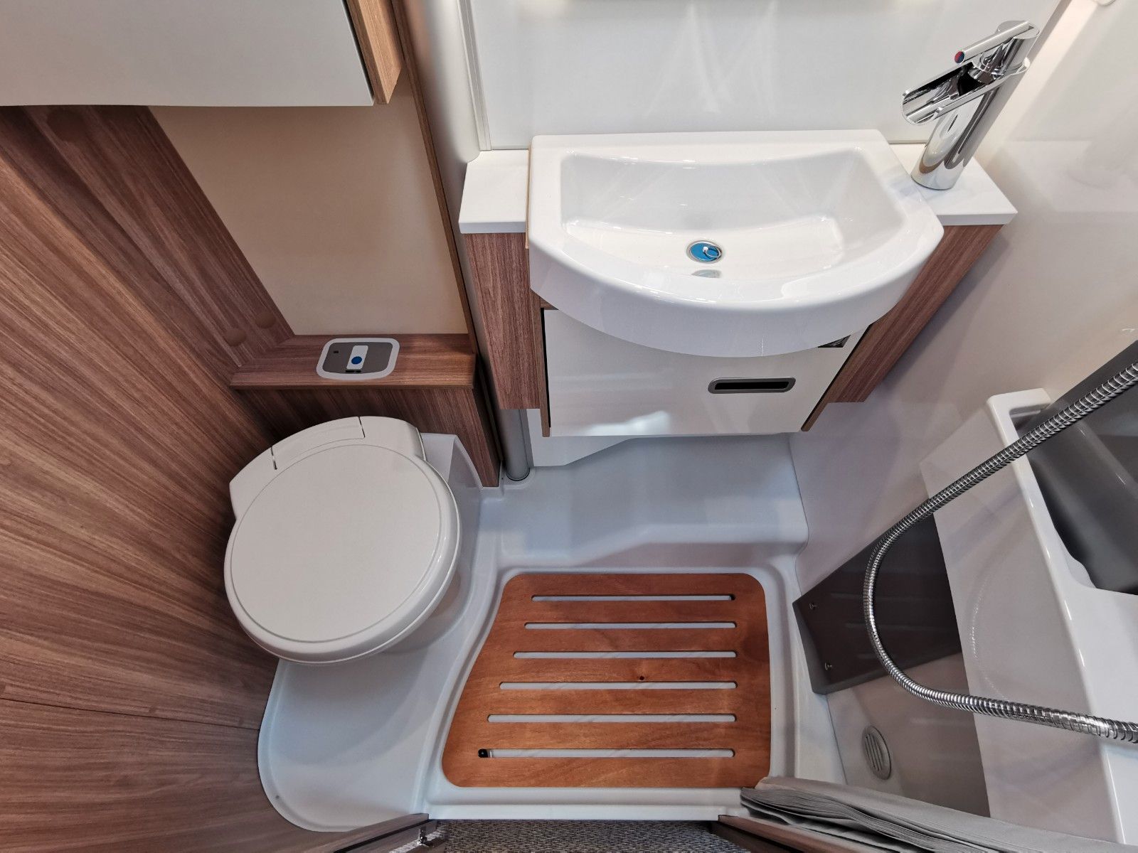 Fahrzeugabbildung Bürstner Limited T 726 G  SIE SPAREN 13.839 € !!!