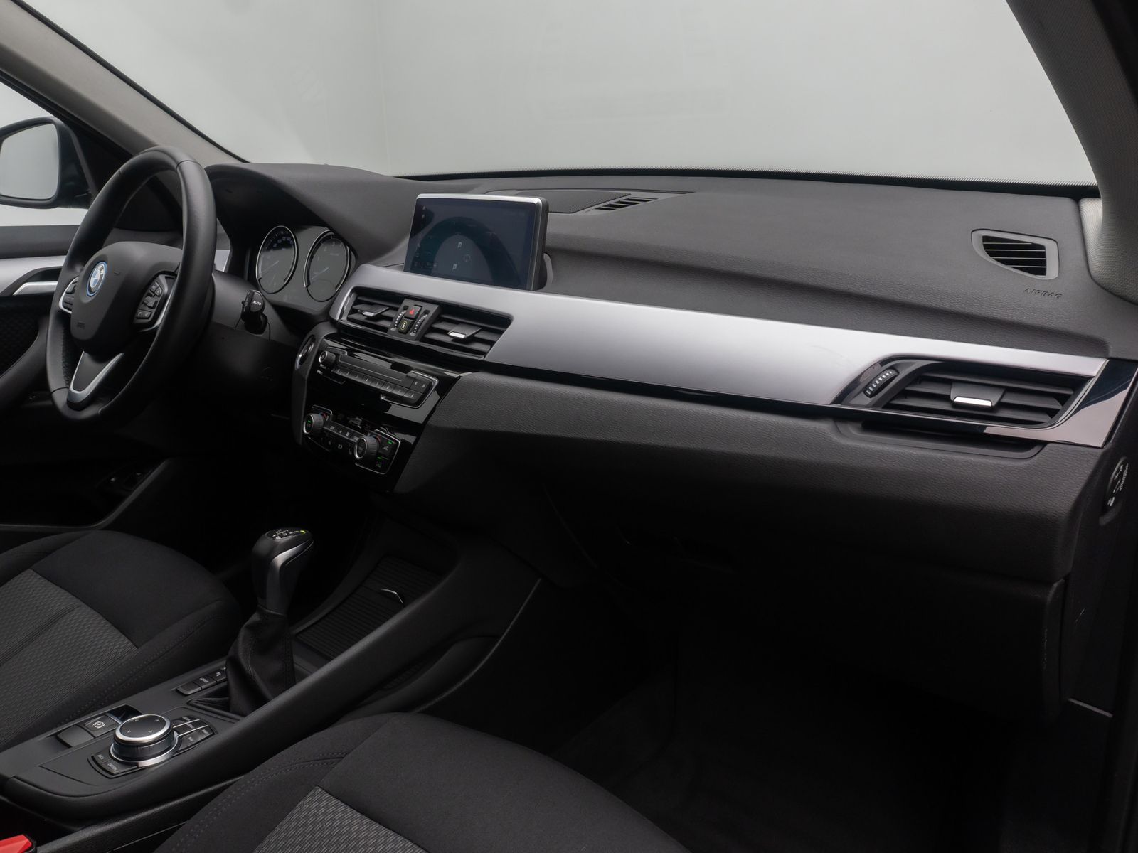 Fahrzeugabbildung BMW X1 xD25e GeschwindigReg ParkAss DAB HiFi Lordos