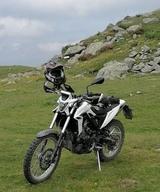 Beta ALP 4.0 weiß mit Handprotektoren und kurzem Heck - Angebote