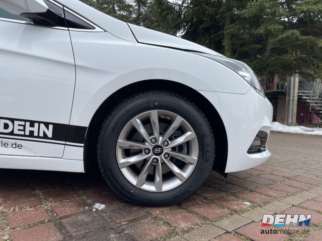 Hyundai i40 1.6 GDi blue Trend Navi-Paket