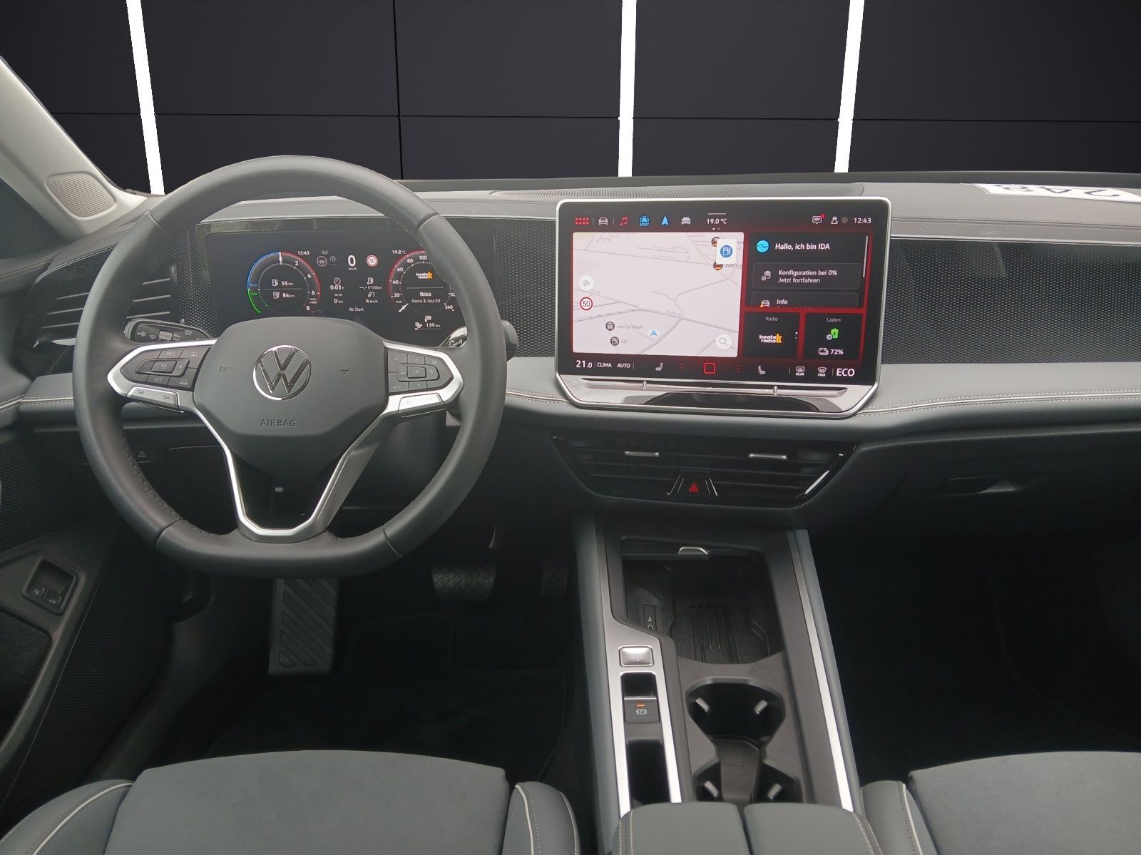 Fahrzeugabbildung Volkswagen Passat eHybrid Business DSG LED Navi AID ACC RFK