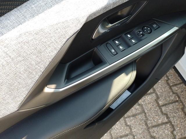 Peugeot 3008 Hybrid 145 Allure  LED Apple CarPlay Navi H