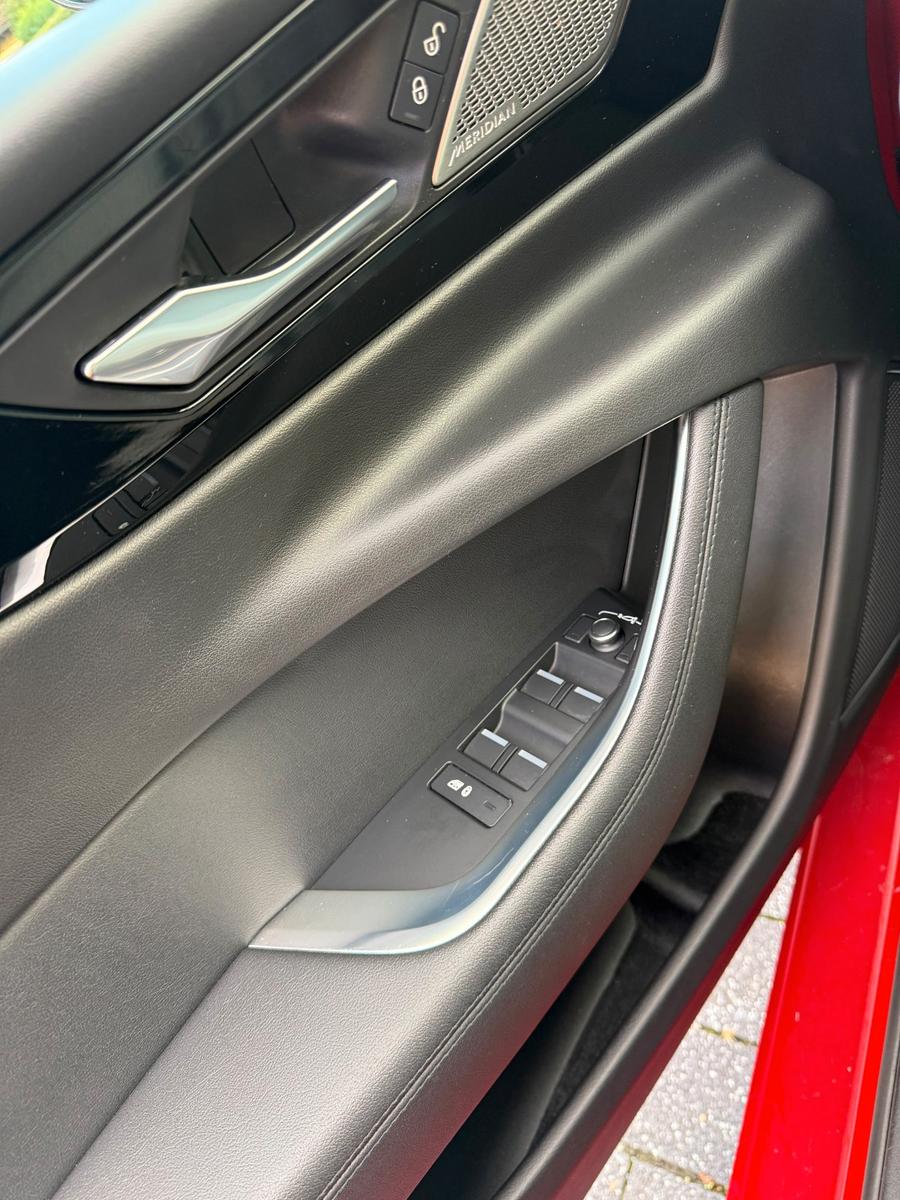 Jaguar XE P250 S 