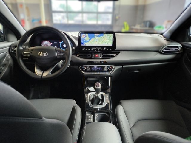 Fahrzeugabbildung Hyundai i30 FL Kombi (MY25) 1.0 T-GDI (100 PS) Advantage