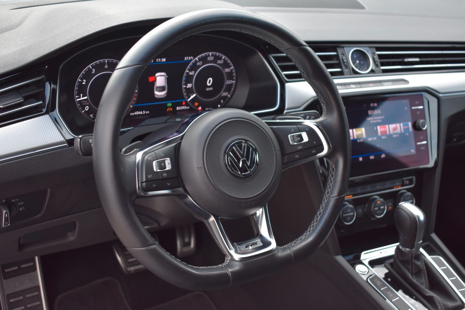 Fahrzeugabbildung Volkswagen Arteon R-Line 4Motion PANO/AHK/STH/MASAGE/DYNAUD