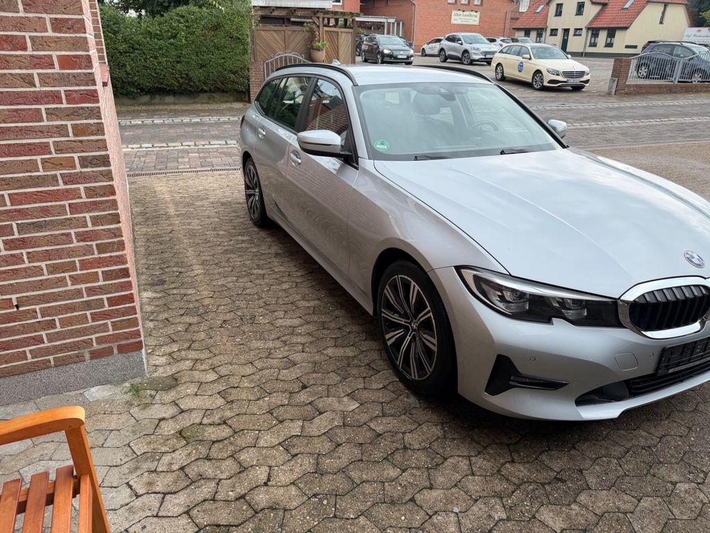 Image of BMW 320