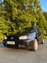 Volkswagen Golf 4 Cabrio 2.0 TÜV05/27 - Volkswagen Golf aus 2001: 2.0