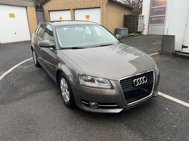 Audi A3 Sportback 1.6 TDI e Attraction