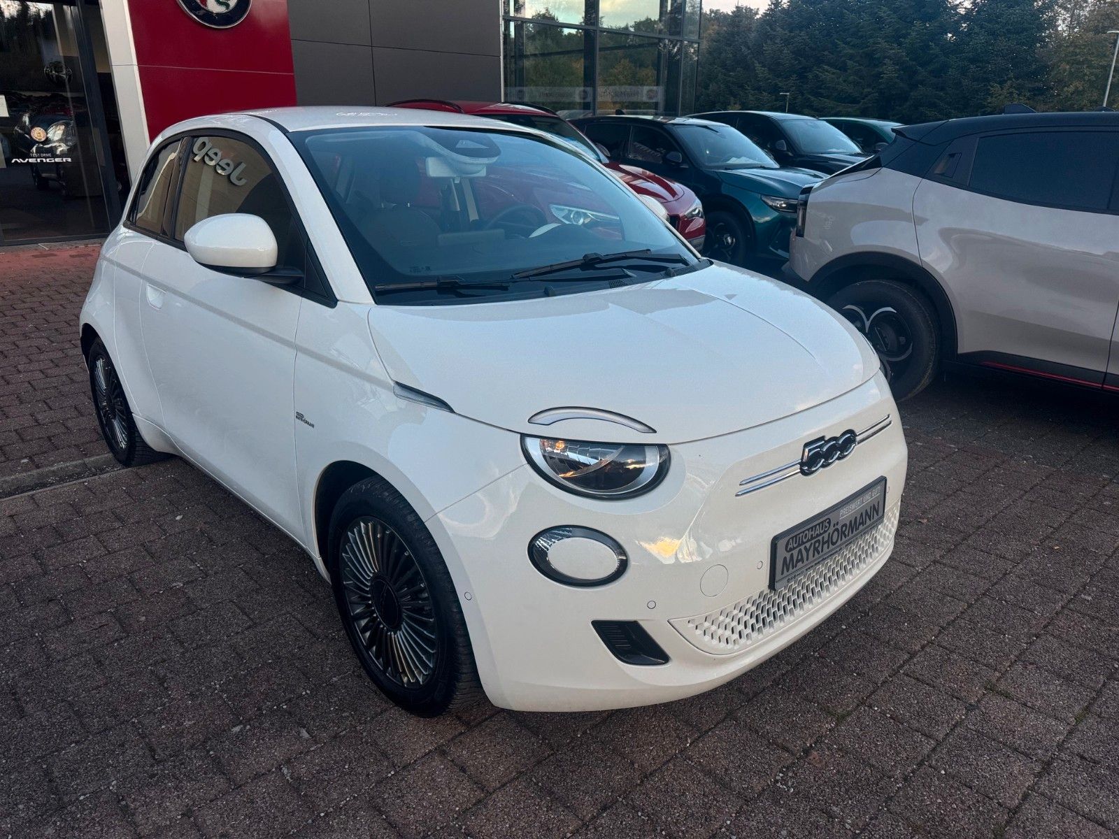Fahrzeugabbildung Fiat 500e 3+1 Icon Navi Sitzheizung Kamera Tempomat