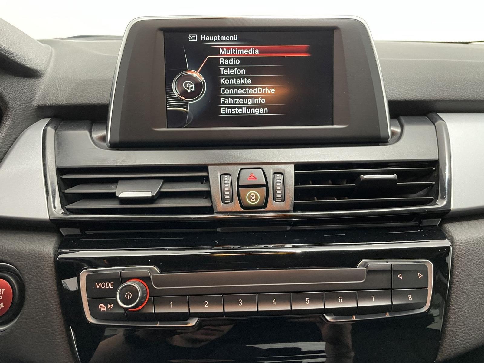 BMW 220i Active Tourer Advantage Tempomat AHK schw.