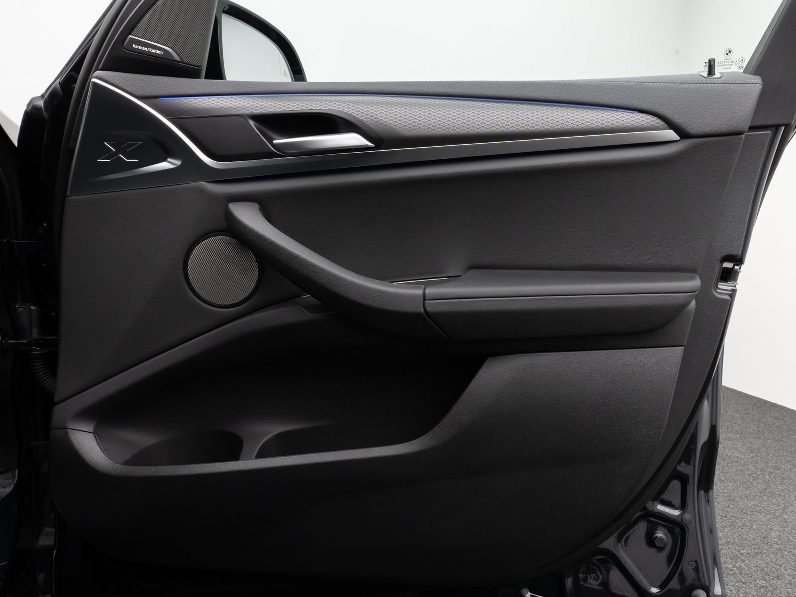 Fahrzeugabbildung BMW X3 M40i  Kamera Laser HUD DAB H/K ACC Komfort