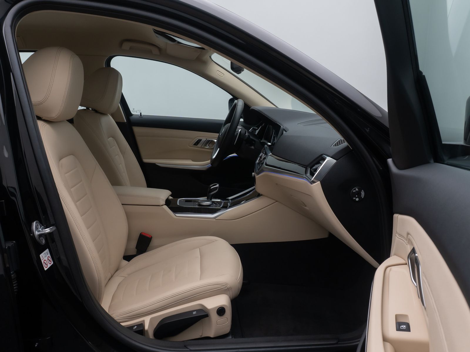 Fahrzeugabbildung BMW 320d Luxury Line 360&deg;Alarm ACC AHK HUD DAB Leder