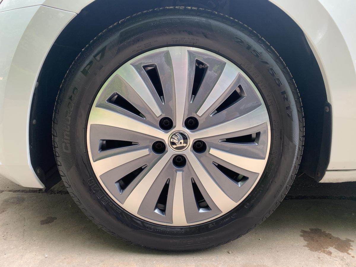 Skoda Superb - Bild 8