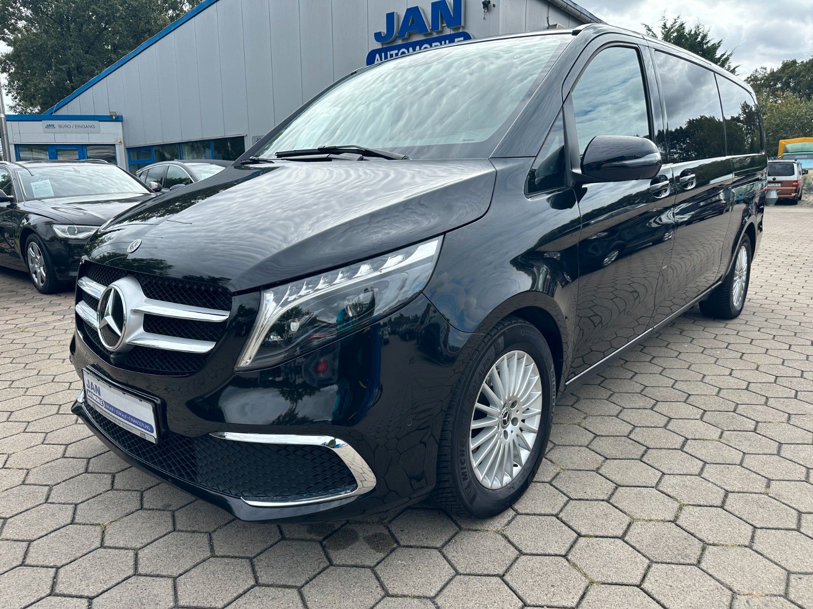MERCEDES-BENZ V 300 d AVANTGARDE EDITION Extra Lang Standhz.