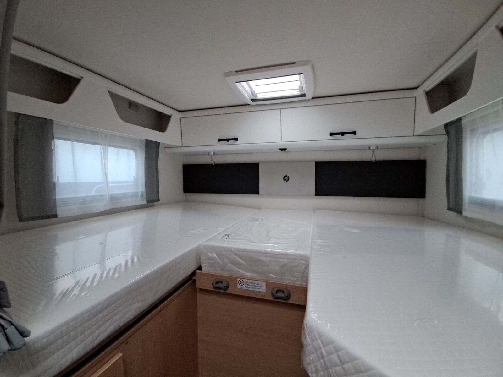 Fahrzeugabbildung Sunlight Adventure T 66S Automatik, Dörr Edition, TV