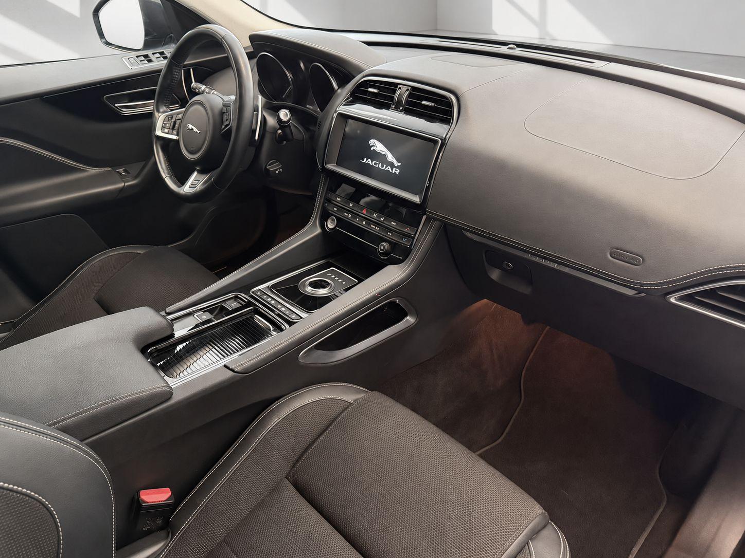 Jaguar F-Pace 25d R-Sport AWD (EURO 6d-TEMP), миниатюра 8