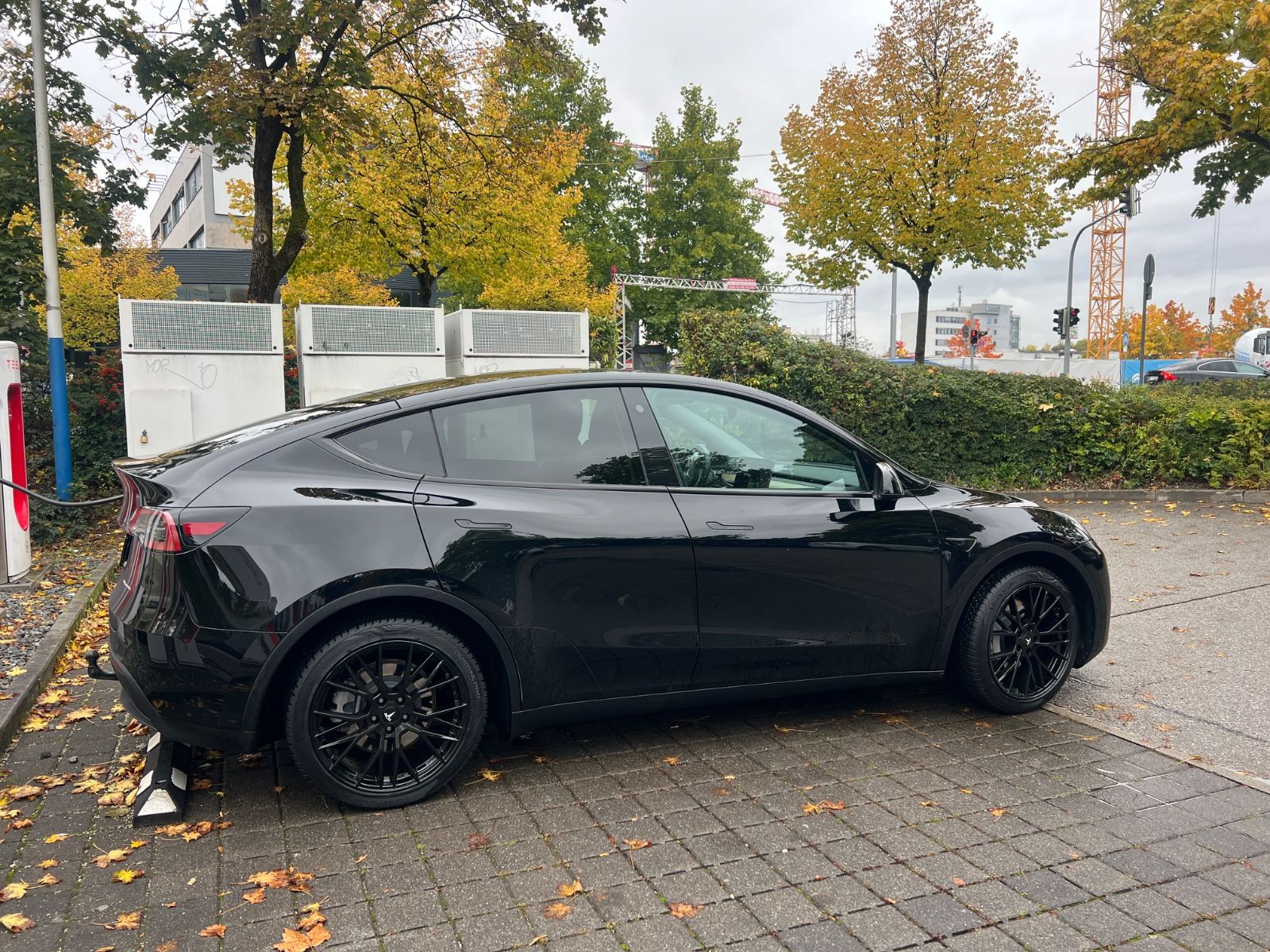 Fahrzeugabbildung Tesla Model Y Long Range Dual Motor Graphit versiegelt