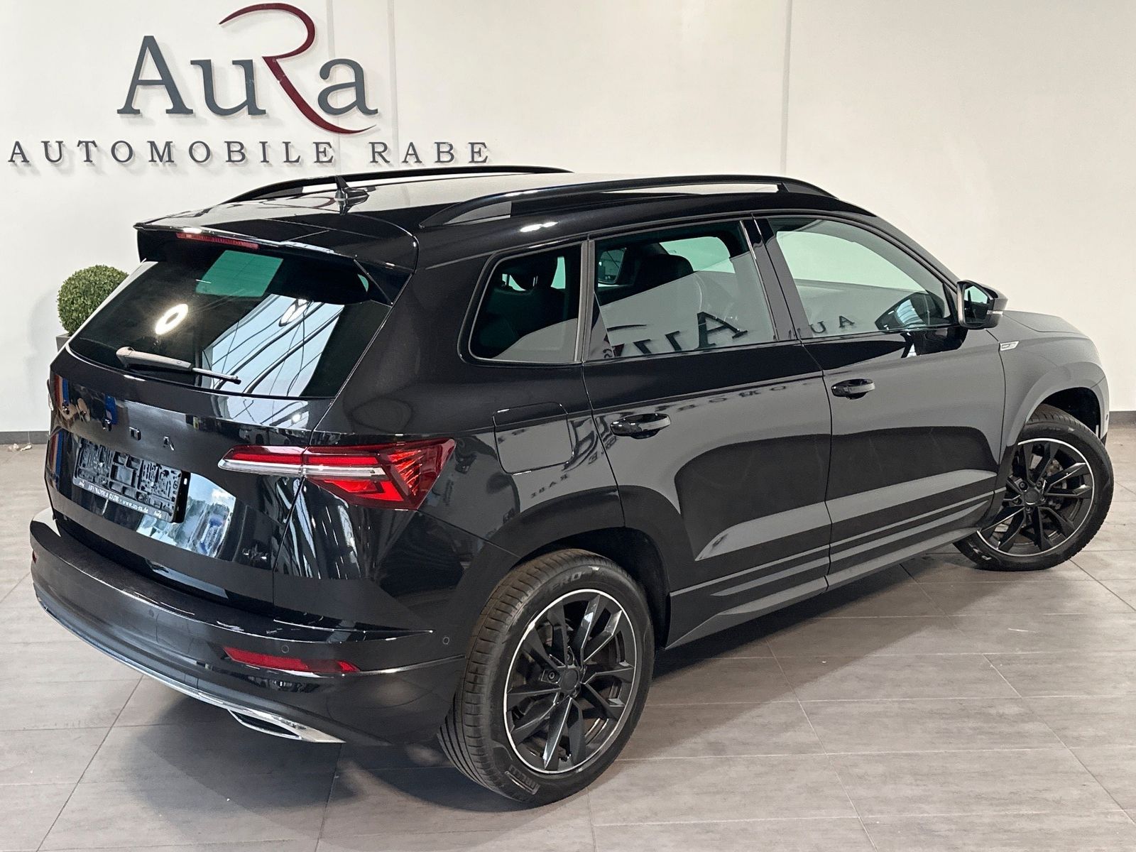 Fahrzeugabbildung SKODA Karoq 2.0 TDI DSG 4x4 Sportline NAV+ACC+360GRAD