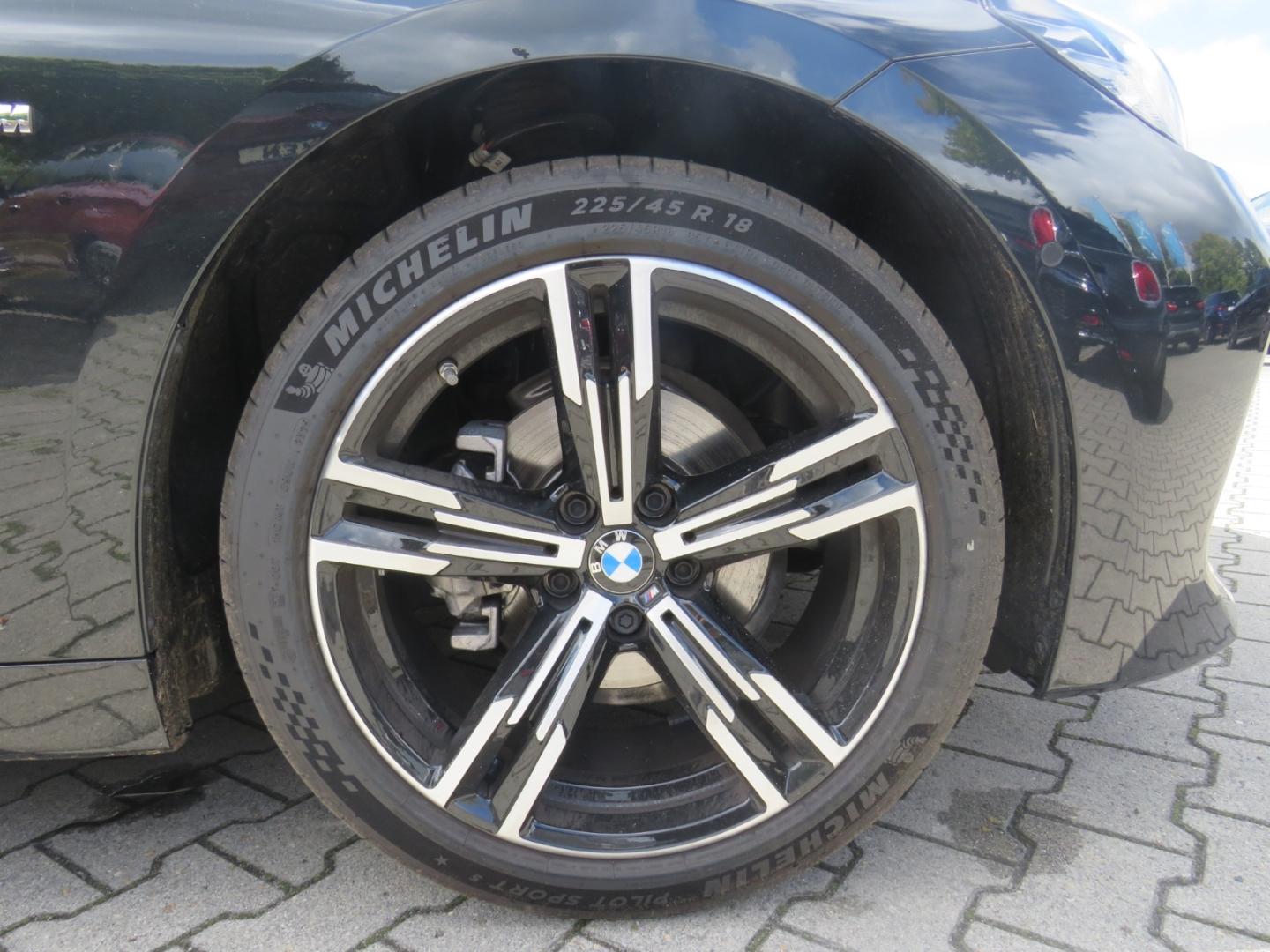 BMW 218 i Coupe M Sport/HiFi/adapt.LED/Komfortzg/DAB