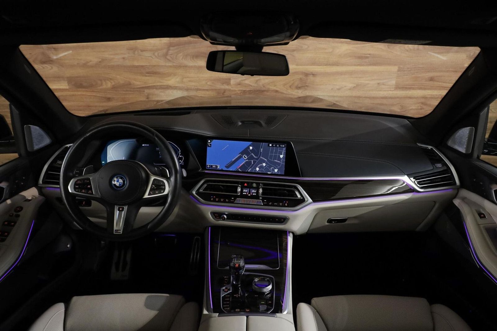 BMW X5 xDrive45e M-Sport|Individual|Skylounge|B&W|HU imagem 3