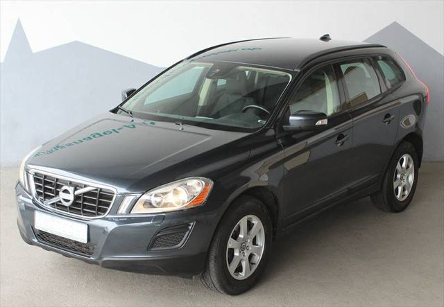 Volvo XC60 Kinetic Business-Pro + Familien-Paket AHK