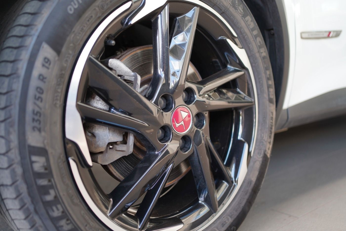 Fahrzeugabbildung DS Automobiles DS7 Crossback E-Tense 4x4 300 Anhängerkupplung