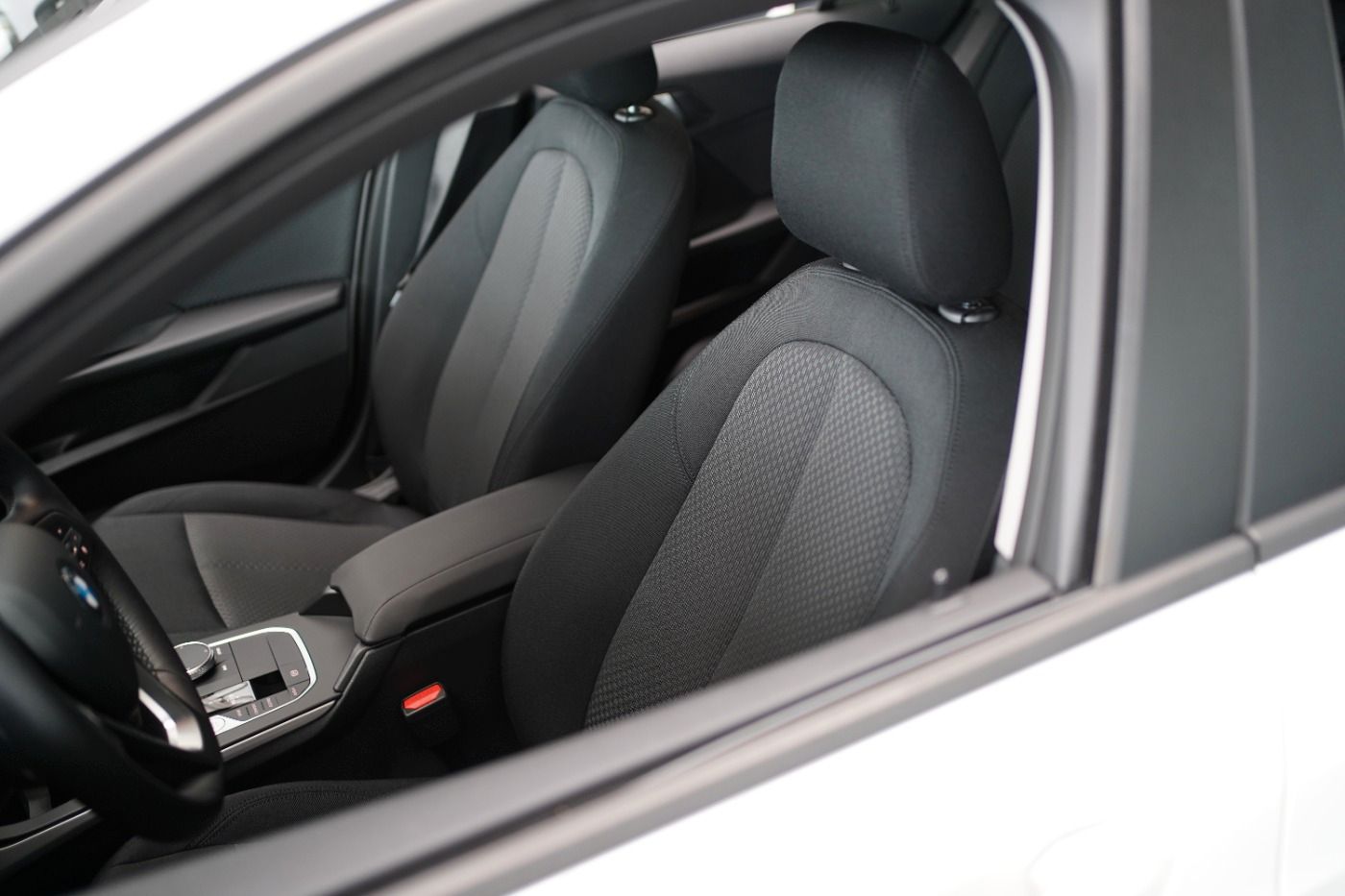 Fahrzeugabbildung BMW 118iA Advantage +LED+Navigation+Einparkhilfe+