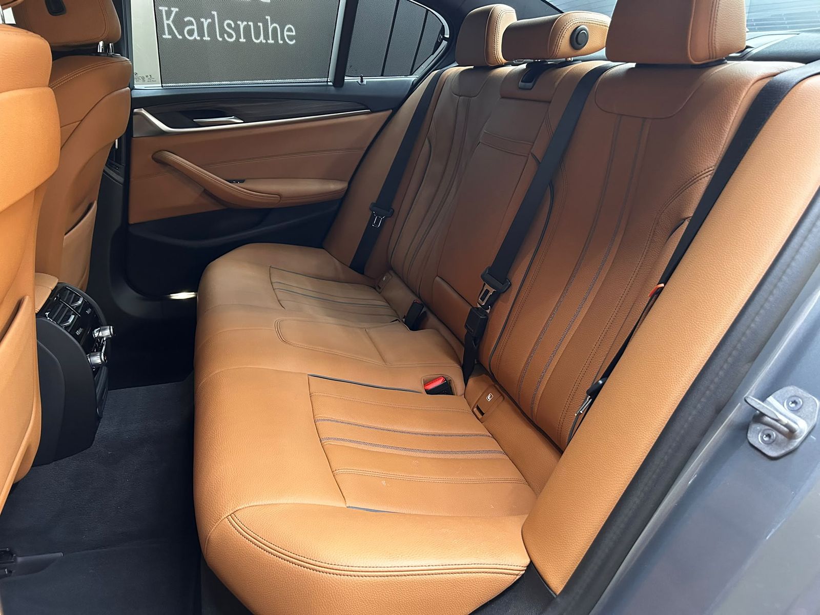Fahrzeugabbildung BMW 530e xDri LEDER+VIRTU+PROF+LED+SHZ+KAMERA+TEMP+M