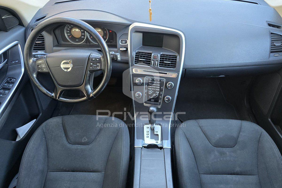 Volvo XC60 2011 — photo 10
