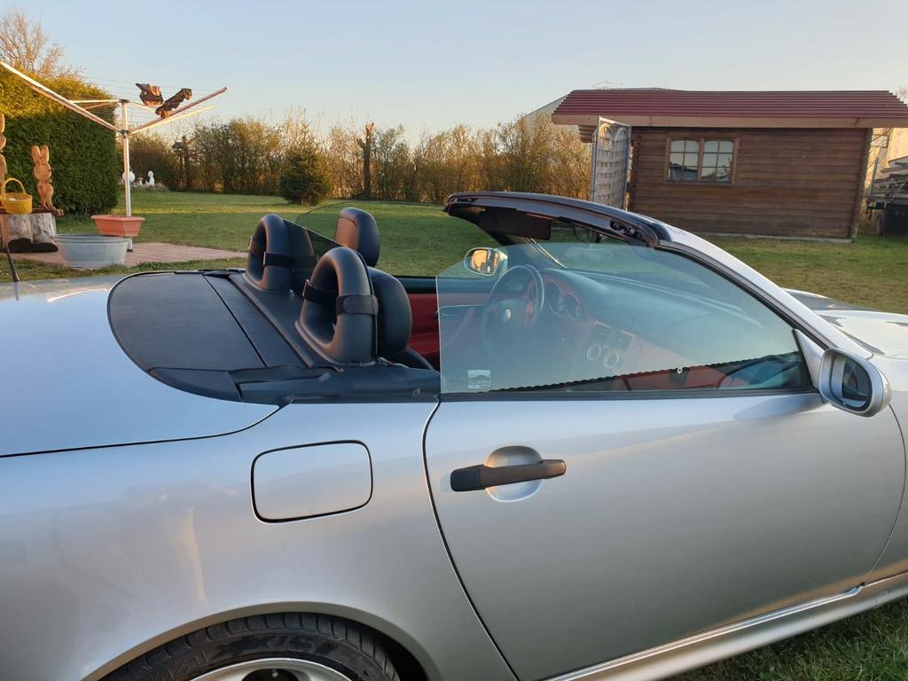 Mercedes-Benz SLK 230